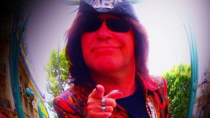 Michael The GlitterKing - Short Hello from Paris