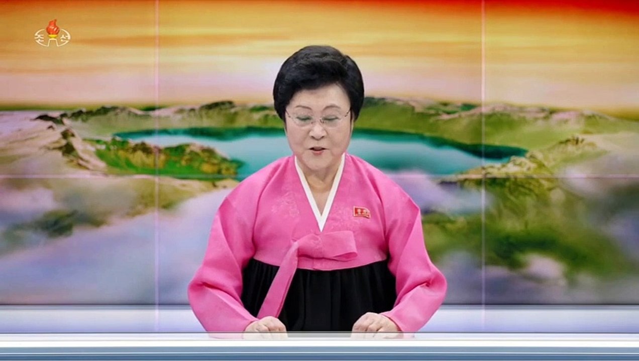 Administração de Mísseis da RPDC testa míssil hipersônico de alcance intermediário de novo tipo