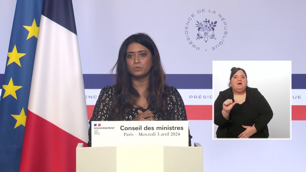 "Pas de hausse d'impôts, pas de suppression des APL, pas question de toucher aux assurances vies et aux livrets A": Prisca Thevenot répond aux "fake news" qui circulent