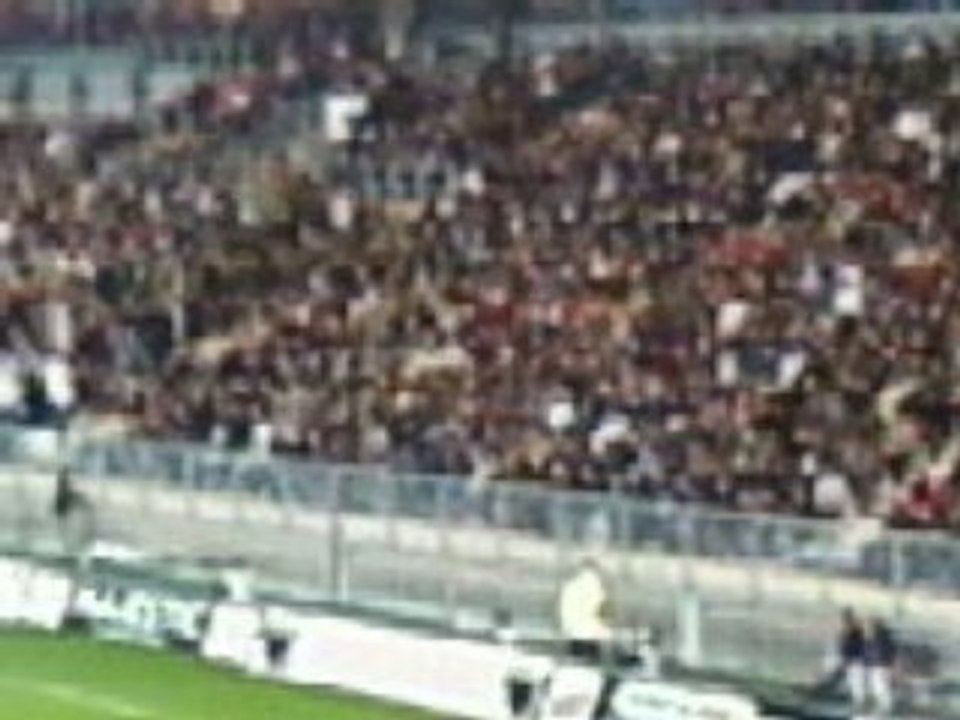 Grenoble troyes hola dans les tribunes