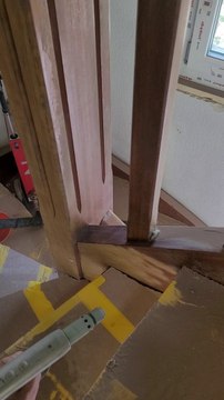 Ponçage escalier en bois par aérogommage