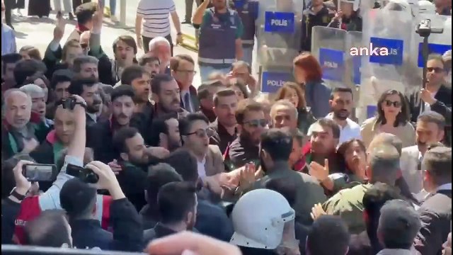 Çağlayan'da açıklama yapmak isteyen avukatlara polis müdahalesi!