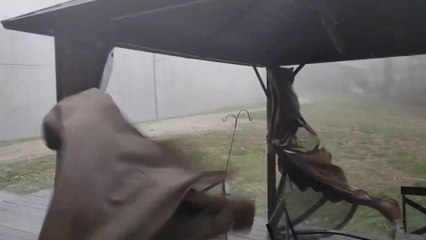 Video shows strong winds battering home in Morehead, Kentucky