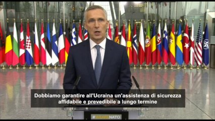 Stoltenberg: la Nato deve garantire aiuti duraturi all'Ucraina