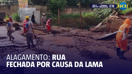 Rua do Buritis foi tomada por lama