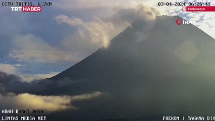 Merapi Yanardağı’nda patlama