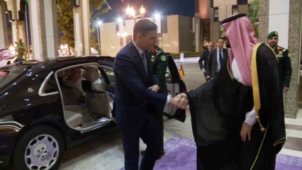 El príncipe heredero saudí agradece a Sánchez su posición ante el conflicto Israel-Hamás.