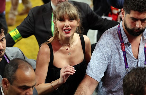 La cantante Taylor Swift è diventata miliardaria: entra nella classifica dei paperoni del mondo