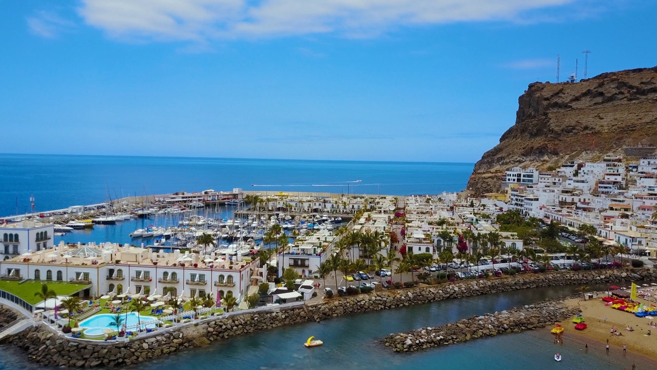 How are British tourist habits changing?