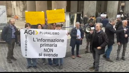 Sit-in giornalisti Agi, l'opposizione in piazza (da Conte a Calenda)