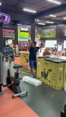 Vitória compra equipamentos e academia atinge nível "mundial"; assista