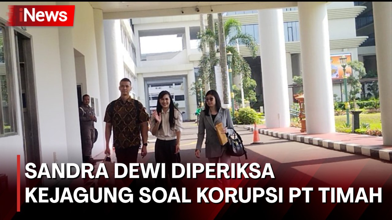 Senyum Sandra Dewi saat Tiba di Kejagung untuk Jalani Pemeriksaan Kasus Korupsi PT Timah