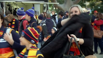 Tens of thousands of AFL fans head to Adelaide for Gather Round