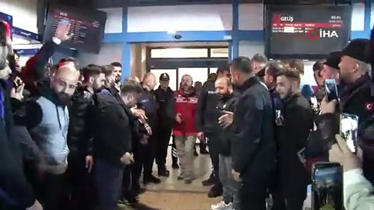 Taraftardan Trabzonspor'a coşkulu karşılama