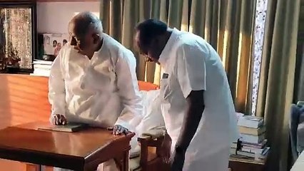 कुमारस्वामी ने नामांकन से पहले लिया माता-पिता का आशीर्वाद