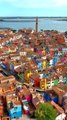 LE PLUS COLORÉ des quartiers vénissiens : Burano [@enzoo.romanoo]