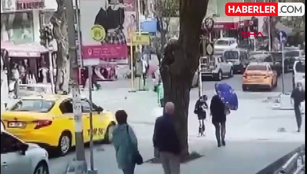 Taraflar arasında çıkan tartışmada taksici, yayaya yumruk attı