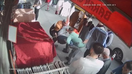Esenyurt'ta husumetlisini sokakta silahla vurdu