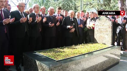 Devlet Bahçeli, Alparslan Türkeş'in kabrini ziyaret etti