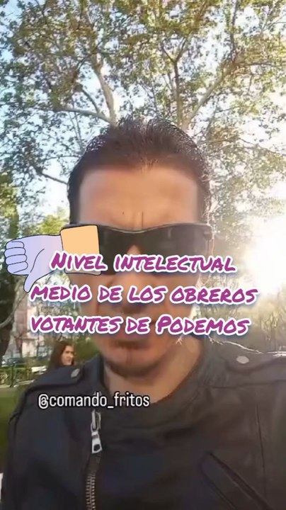 Obrero votante de podemos hablando de su vida laboral