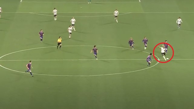 VIDEO Gol da centrocampo clamoroso di Thiago Santana in Giappone
