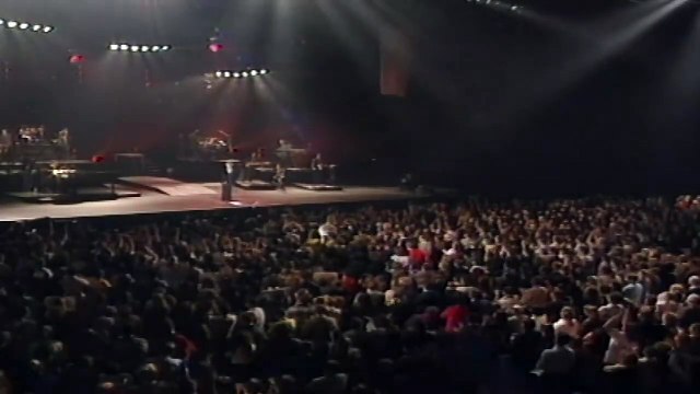 CÉLINE DION — Quand on n'a que l'amour (Live à Paris) — Concerts et coulisses... | Céline Dion - L'intégralité des clips | On ne change pas | (2005) | Bonus Exclusifs