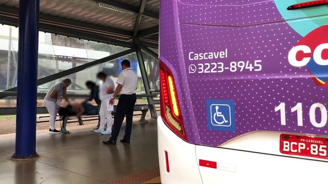 Adolescente passa mal e desmaia em ônibus do transporte coletivo