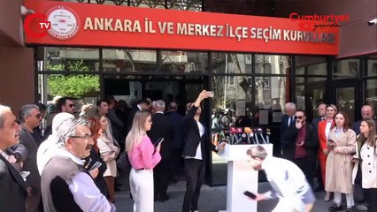 Rakibini ikiye katlayan Ankara Büyükşehir Belediye Başkanı Mansur Yavaş mazbatasını alıyor!