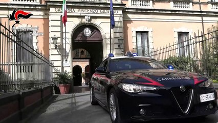 Catania, nella casa blindata un centro per lo spaccio di droga: arrestato giovane di 23 anni con i due fratelli minorenni
