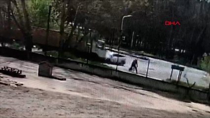 Kamyonun çarptığı bisikletli genç ağır yaralandı