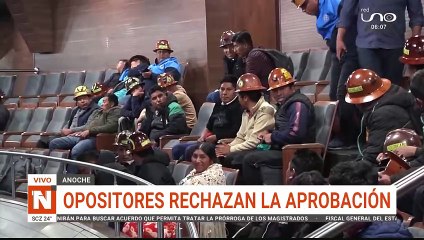 Aprueban contratos mineros