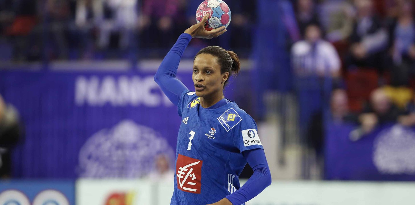 La championne Allison Pineau évoque sa carrière et son engagement dans le sport féminin