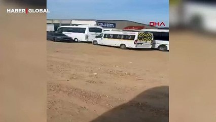 Seyir halindeyken otomobil üzerinden tamir yapmaya çalıştı