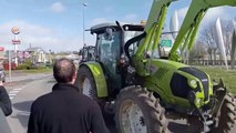 Des agriculteurs manifestent dans les rues d'Orléans pour exiger 