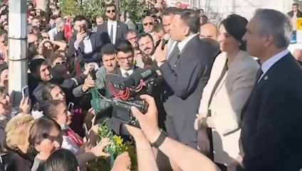 Üsküdar Belediye Başkanı Sinem Dedetaş mazbatasını aldı