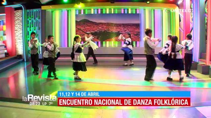 Niños conmueven al bailar cuenca y enseñan a Ronald y Ninozka los pasos de esta danza