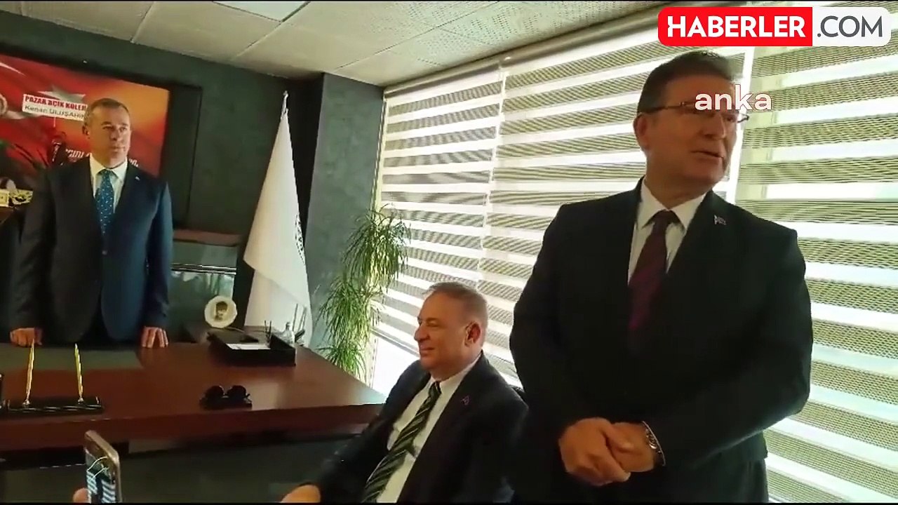 CHP Genel Başkan Yardımcısı Gökhan Zeybek ve Sarıyer Belediye Başkanı Oktay Aksu, Rize'deki CHP Belediye Başkanlarını ziyaret etti