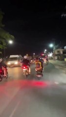 Instant karma pour un motard qui fait le show