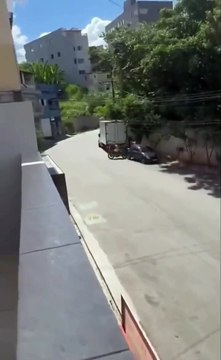 Il échappe à la police d'une façon géniale