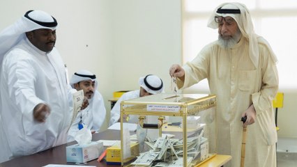 بدء التصويت لاختيار 50 نائبا بمجلس الأمة في الكويت