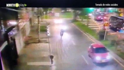 Brutal golpiza en 'manada' contra un dos apartamenteros, vigilantes los persiguieron por un barrio de Bogotá