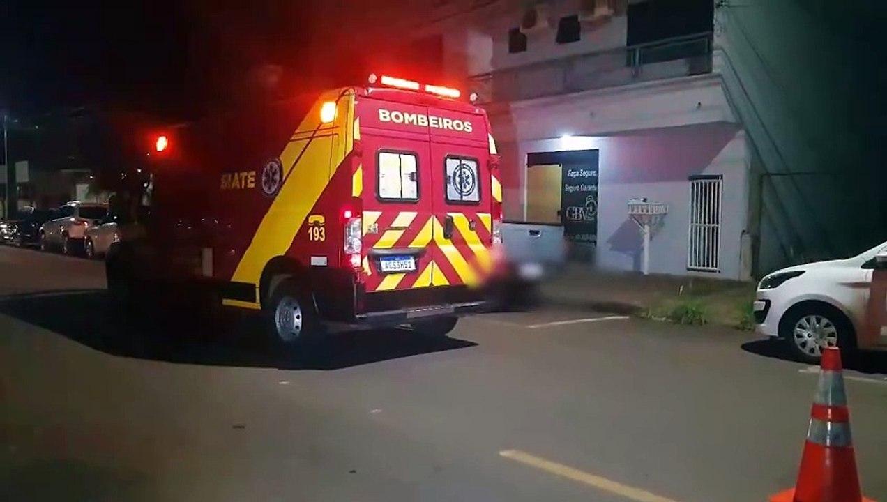 Adolescente fica ferido após colidir bicicleta com caminhonete no Parque São Paulo 