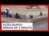 Criminosos são flagrados roubando moto em avenida movimentada no Rio