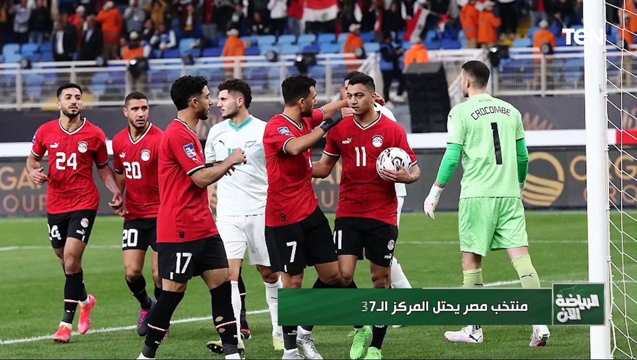 منح نوط الامتياز للاعبي وأعضاء جهاز منتخب كرة اليد الفائز بكأس الأمم الإفريقية| الرياضة الان