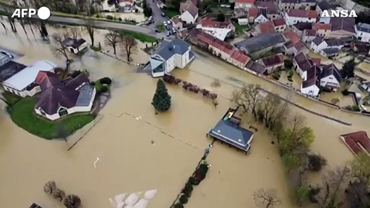 Maltempo in Francia, alluvioni e inondazioni: residenti evacuati