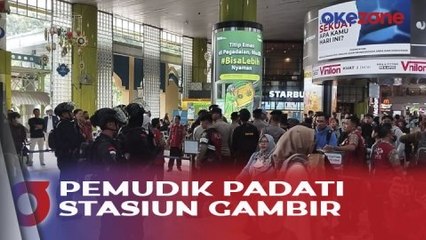 Download Video: Stasiun Kereta Gambir Dipadati Pemudik pada Hari Terakhir Masuk Kerja