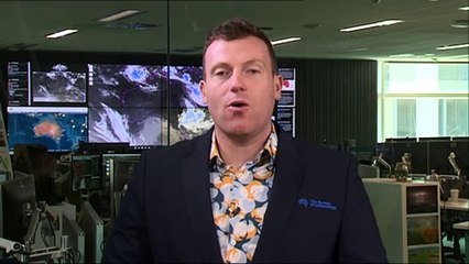 Flood warnings as heavy rain hits NSW and Queensland