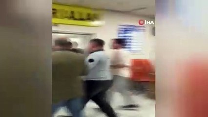 Kavgada yaralananların yakınları hastane acilinde karşı karşıya geldi, ortalık karıştı