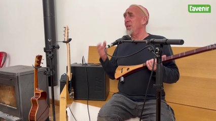 Le Marchinois Bernard Massuir porte sa voix dans les centres Fedasil : une tournée de 18 dates ouverte à tous