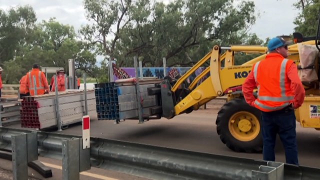 Flood warnings as heavy rain hits NSW and Queensland